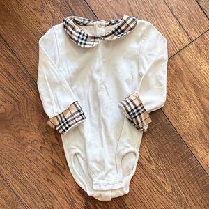 Burberry Plaid Collar White Baby Bodysuit Size 12 Months